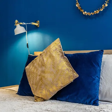 Very Stylish Family - By Solea *